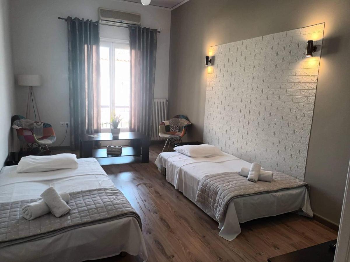 "Tsiftsis" City Apartments Kiáton Dış mekan fotoğraf