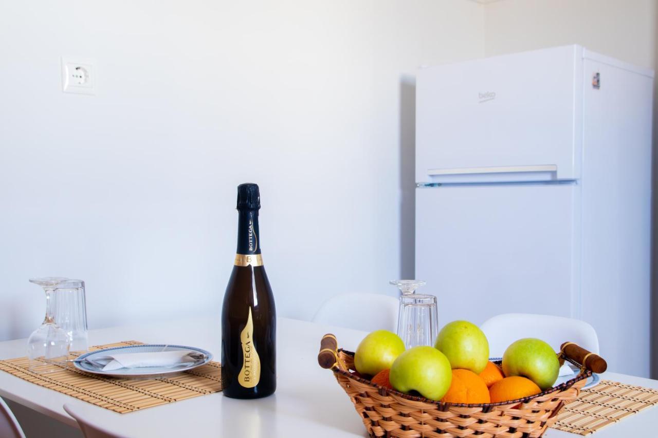 "Tsiftsis" City Apartments Kiáton Dış mekan fotoğraf