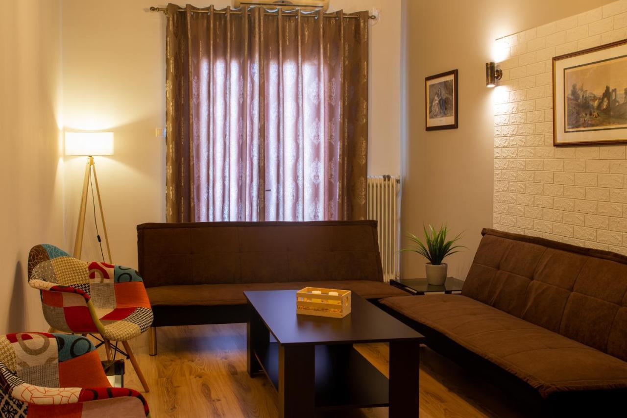 "Tsiftsis" City Apartments Kiáton Dış mekan fotoğraf