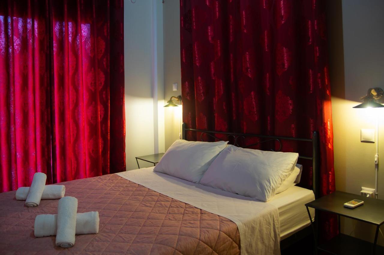 "Tsiftsis" City Apartments Kiáton Dış mekan fotoğraf