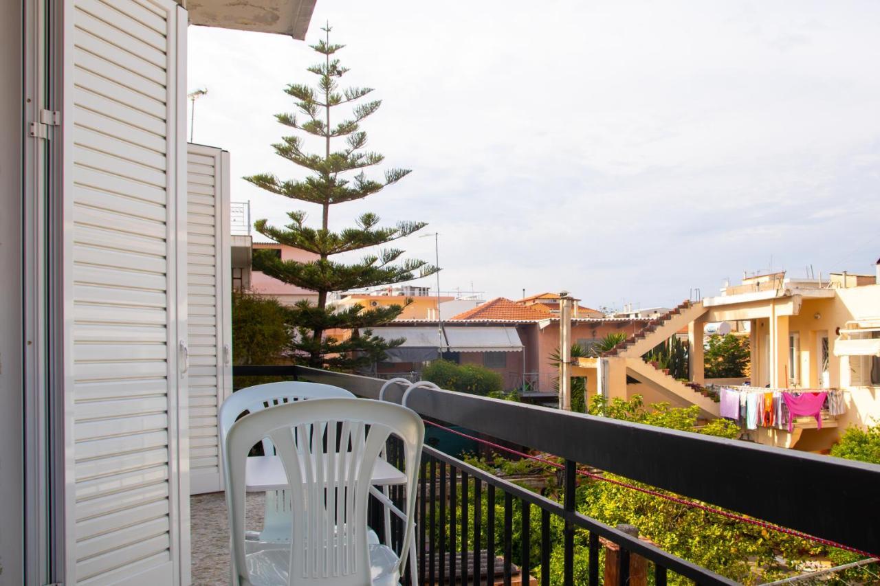 "Tsiftsis" City Apartments Kiáton Dış mekan fotoğraf