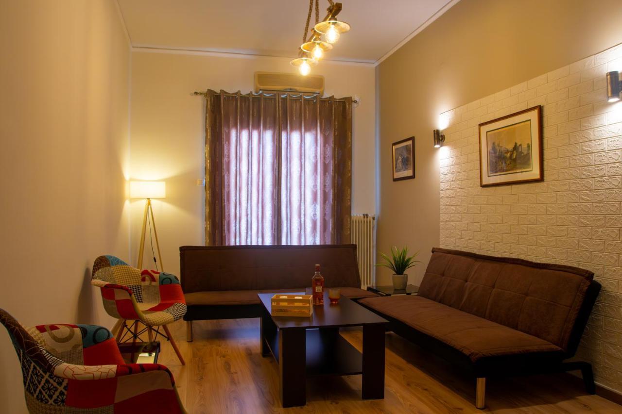 "Tsiftsis" City Apartments Kiáton Dış mekan fotoğraf